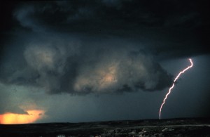 Wall_cloud_with_lightning_-_NOAA-modified